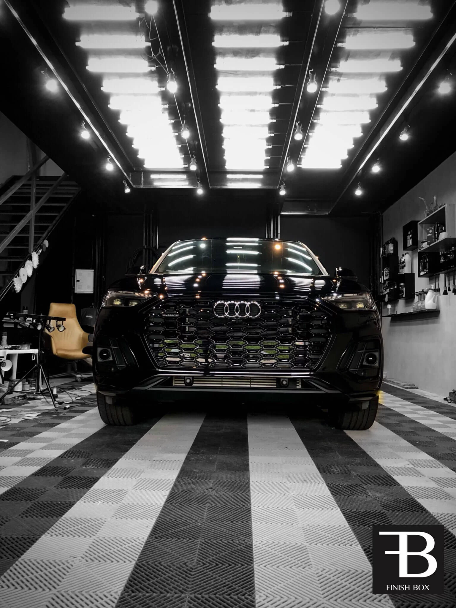 FINISH BOX - ESTÉTICA AUTOMOTIVA - AUDI Q5 TFSIe PRETO - FRENTE