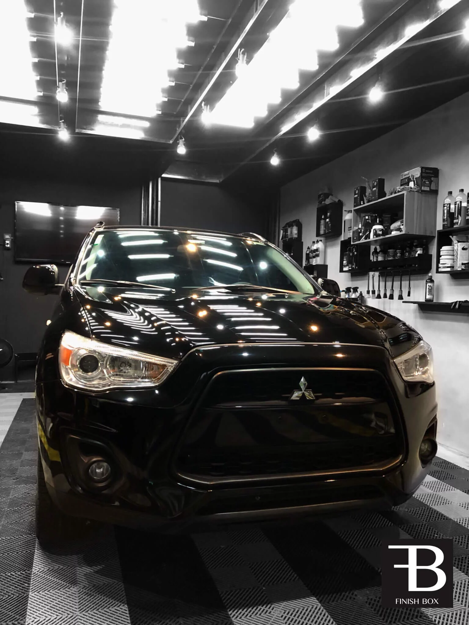 FINISH BOX - ESTÉTICA AUTOMOTIVA - MITSUBISHI SUV PRETA