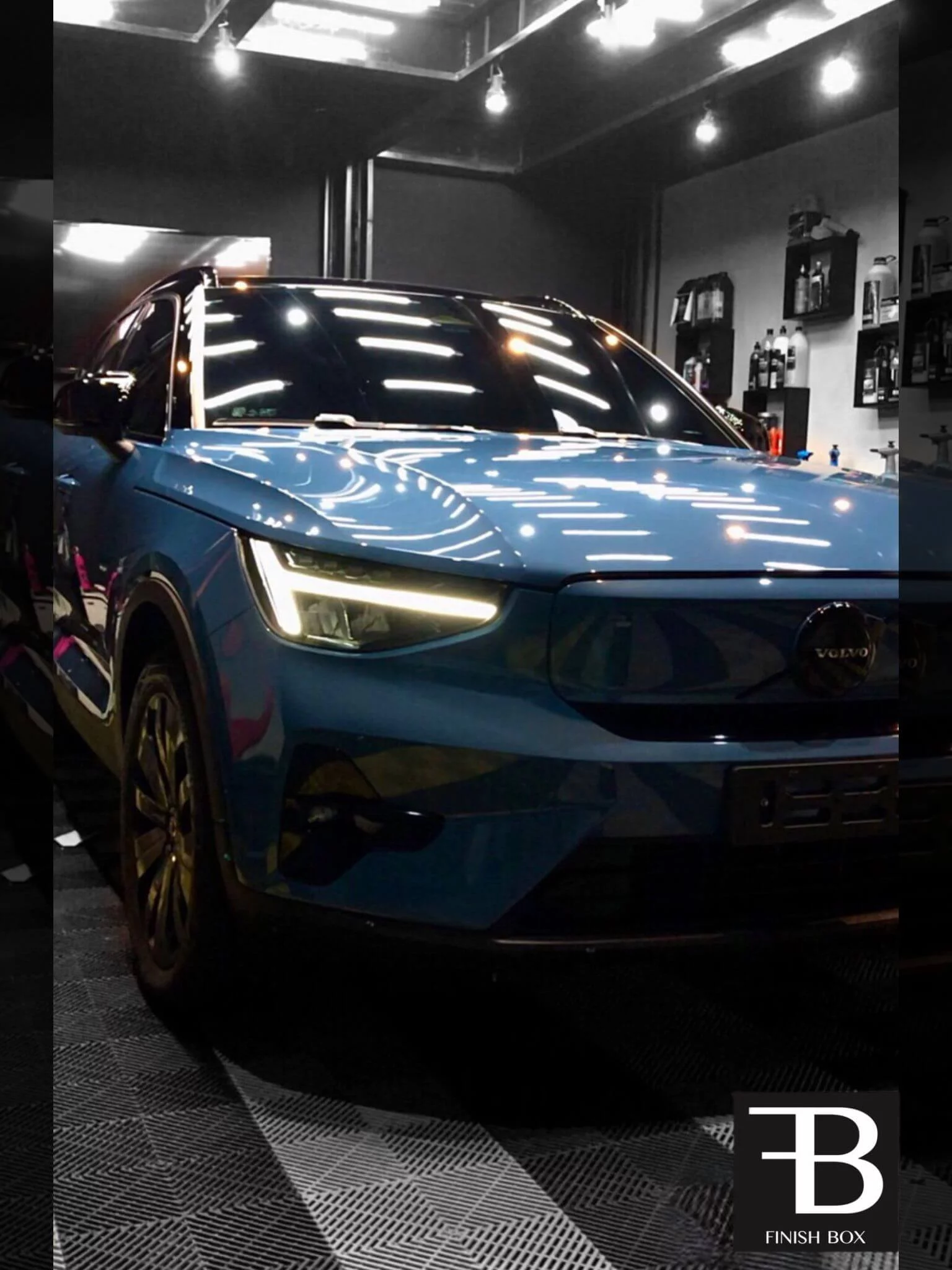 FINISH BOX - ESTÉTICA AUTOMOTIVA - VOLVO XC40 RECHARGE PLUS AZUL